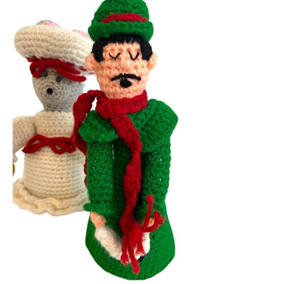 Vintage Handcrafted Holiday Decoration Caroler Mouse Hand Knit Figures - Picture 2 of 15